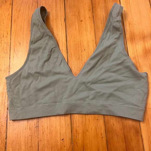 Set of 2 Comfortable Stretchy Bras - Size Large (Primark Brand) - Picture 2 of 4